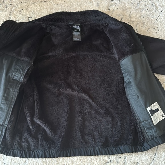 The North Face Girls Small Fuzzy Jacket - Picture 3 of 4